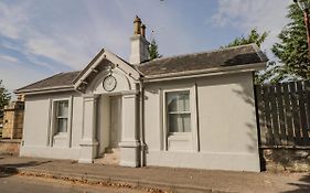 Porter'S Lodge